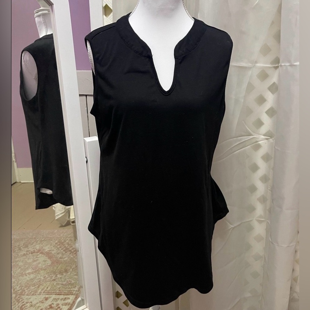 BloomChic Classic Black Tank Top